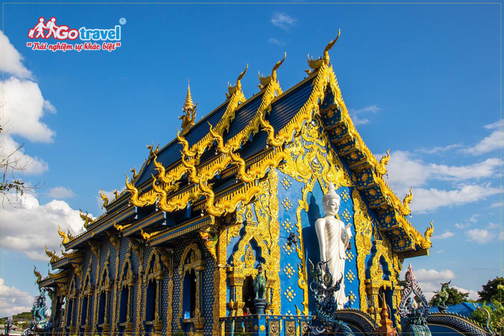 Wat Rong Suea Ten - Ngôi đền xanh độc đáo ở Chiang Rai Thái Lan